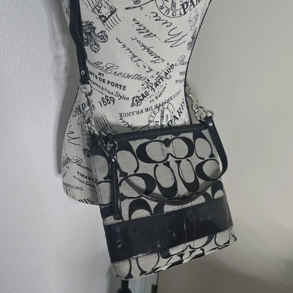 Coach Signature Mono Black & Gray Crossbody/Shoulder W/ Silver Hardware (EUC)🖤 - Picture 2 of 14